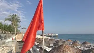 Где-то на море. В главной роли Ливиу)