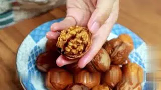 طريقه تقشير وتكسير الجوز كاملة بمنتهي السهوله في البيت - عين الجمل