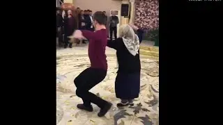 Бабушка шуточный танец под песню Макки Межиевой