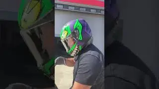 No eres motero si no ves el fallo... (está chulo el casco)