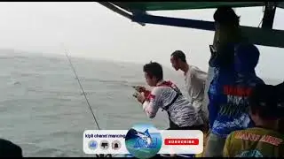 mancing ditengah badai