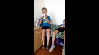 Крутой паца поёт катюшу