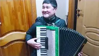 Музыкант САМОРОДОК! Из Киргизии играет на аккордеоне Самоучка !!