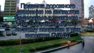 Арбат. Машинки на разделительной полосе.