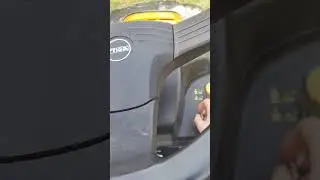 je nettoie mon tracteur et je vous montre mais chien