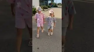Яна тащит Катю домой из сада😱 #tiktok #длядетей #shorts