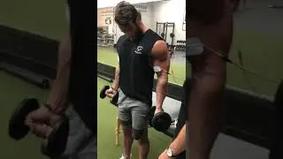 A Man with His Huge Muscles 🔥🔥