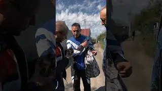 Традиция закупаться на барахолке перед школой в 90х и первый мужской одеколон! 😎