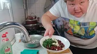 Готовим дома печень куриная с луком и морковный салат с сыром