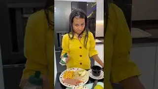 Arruinó la comida de su papá para hacer quedar mal a su madrastra
