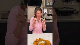 🧏🏻‍♀️She Couldn't Stand The Fact That He Was Taking Her Chip Sauce🤪😂