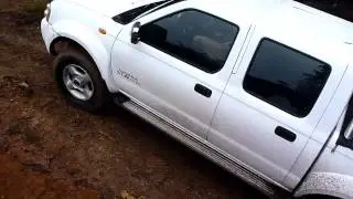 MUD22 OMG best 4x4 ever nissan navara d22