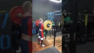 Приседания на груди 165кг.