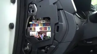 Replacing the cigarette lighter fuses in a Nissan Qashqai