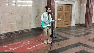 КИНО - Когда твоя девушка больна - Виктор Цой - #кавер знаменитой песни спел музыкант RAPATU #metro