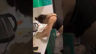 Сначала надо поистерить , а потом сделать #готовка #готовимвкусно #еда #рецепт #рецептчебуреков