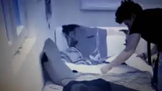 Zadruga 19 1  Ana Korać gura ruku u gaće pred kamerom