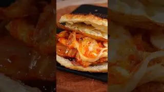 chinese burger with pork kimchi 🍔 