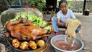 Yummy native duck cooking - Country girl cooking and invite grandma to taste - Cooking with Sreypich