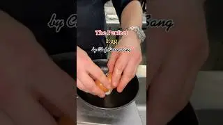 The perfect egg by Chef Pierre Sang 🧑🏻‍🍳🥚🍳🇫🇷🇰🇷 #egg #eggs #chef #michelinguide