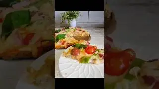 Пицца на жидком тесте. Очень быстро, легко и без раскатки.#пицца #пиццадома #пиццаза5минут #вкусно