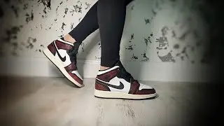 Air Jordan 1 Mid Chicago  FB0568-006 on feet