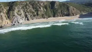 По небу над Praia da Adraga: Волшебство пляжа в Португалии с высоты DJI Mini 2