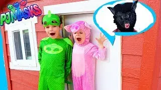 PJ Masks GEKKO Helps Little PIG from Big PAW PATROL Dog in Huge Wooden Playhouse!