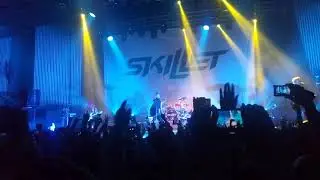 Skillet - Resistance. Иркутск ДС 