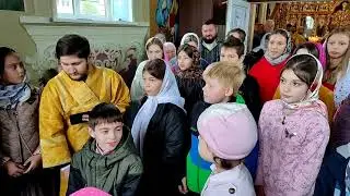 Дітки зустрічають Владик - Свято-Димитрієвський храм м. Благовіщенське