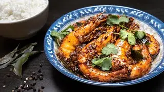Unbelievably Delicious Singaporean Black Pepper Prawns!