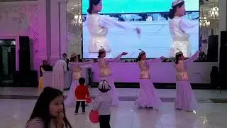 Озбек бийи менен
