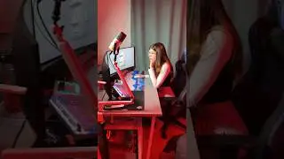 🗿ПРОБРАЛАСЬ К АПОЛЛОНУ В КВАРТИРУ, чтобы…🤫 #shorts