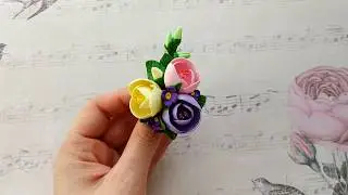 Брошь из полимерной глины. Фрезии и сирень.
