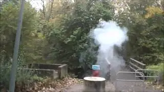 [HD] Vergelijking : Black boy VS Bermuda pyrostar VS Triangle cracker (Salon r.) - AniesVuurwerk