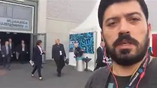 PintiPanda yayındayken Almanya başbaşkanı Merkel geçiyor.