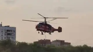 работа пожарного вертолёта на Царицынском пруду