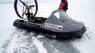 Трогаемся с места на аэролодке после прилипания.