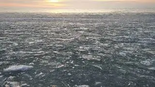 Hullámzó jég a befagyott Balatonon / Frozen Balaton broken ice waves