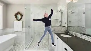 you're tryna take a shower but felix just wants to dance