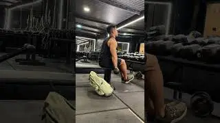 Elevação frontal sentado halter #treinodeombro #sholders #gym #workout