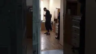 Супер-танец!Прикол!Когда давно вернулся из ночного клуба,..но музыка все еще звучит в твоей голове.)
