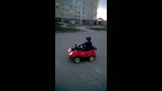 Продаём с сыном электромобиль