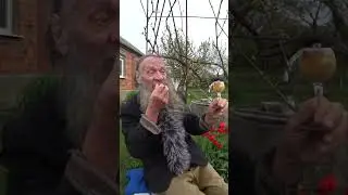 по реке  