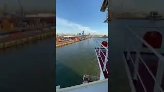 В какой порт зашло морское судно?