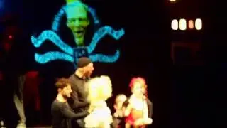 Naar "Poupette" ,een toneelstuk van theater Froe Fro