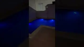 A PISCINA A NOITE