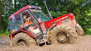 Mad Drivers in the Giant Swamp - Tractor Show Guntramovice