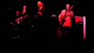 HIPSHAKE opening for Jimmie Vaughan at 32 Bleu
