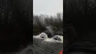 Тест-драйв вездехода на воде #shorts